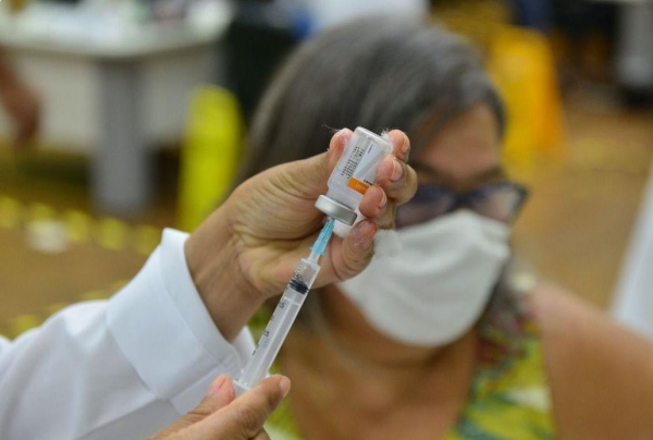 브라질 리우데자네이루 시내 보건소에서 코로나19 백신 접종이 진행되는 모습. / 사진=연합뉴스