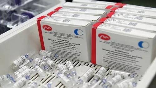 러시아가 선보인 두 번째 백신 ‘에피박코로나’. / 사진=연합뉴스